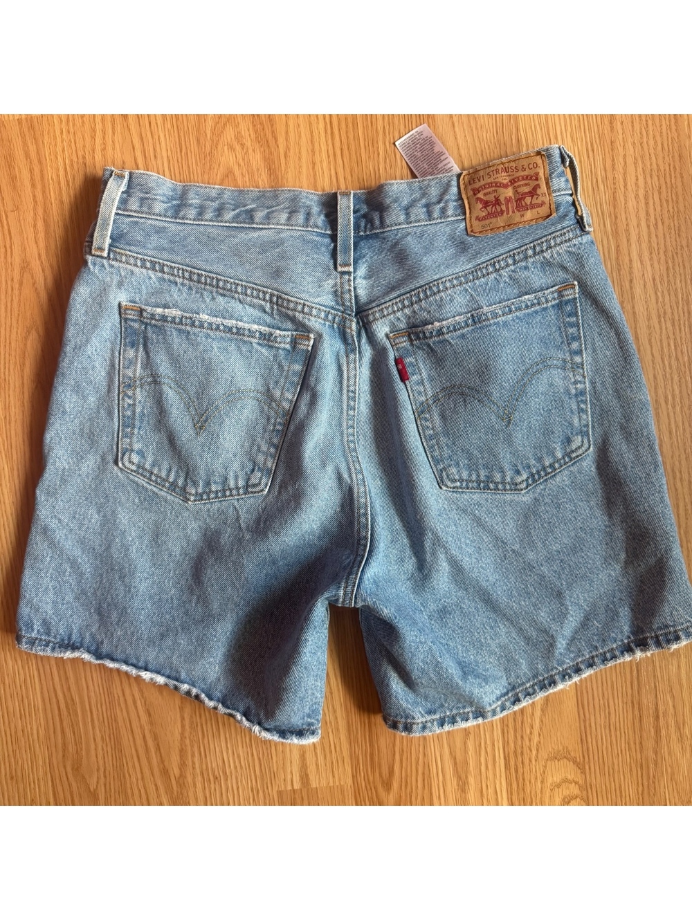 Levis Womens Buttonfly Jean Shorts Size 29 waist